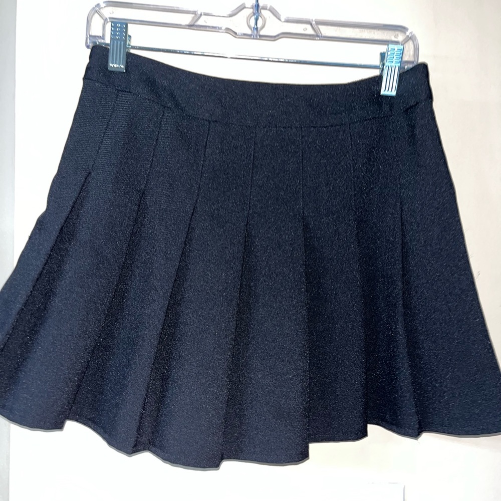 Black pleated skirt